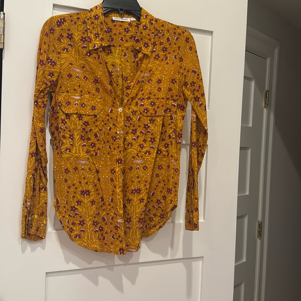 Roller rabbit button down cotton blouse. Xs